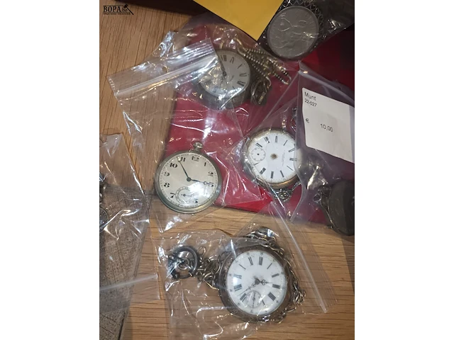Lot 211 - zakhorloges en medailles. 7 stuks - afbeelding 2 van  4