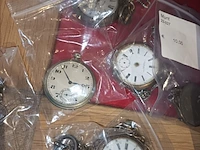 Lot 211 - zakhorloges en medailles. 7 stuks - afbeelding 2 van  4