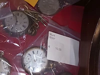 Lot 211 - zakhorloges en medailles. 7 stuks - afbeelding 3 van  4