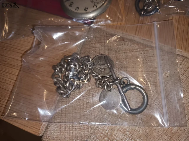 Lot 211 - zakhorloges en medailles. 7 stuks - afbeelding 4 van  4