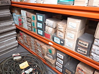 Lot 212 - groot lot houtbouten - afbeelding 2 van  5