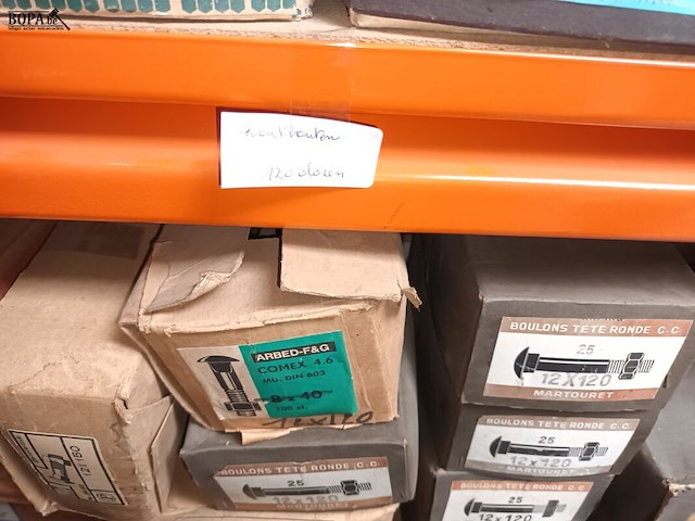 Lot 212 - groot lot houtbouten - afbeelding 3 van  5