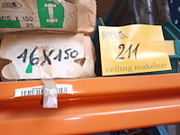 Lot 212 - groot lot houtbouten - afbeelding 4 van  5