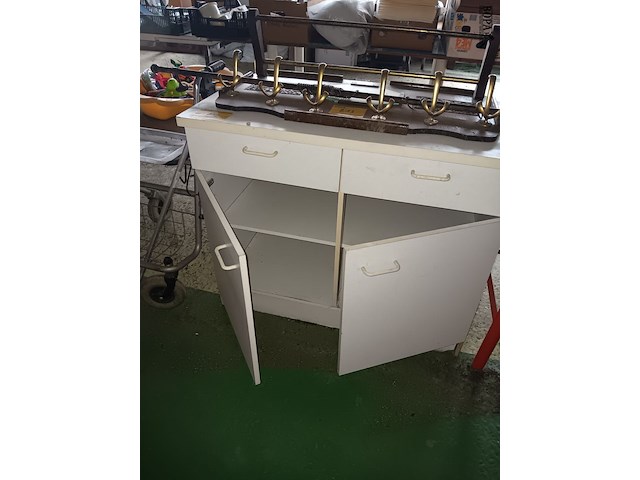 Lot 212 - keukenkastje - afbeelding 2 van  2