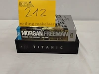 Lot 212 - serie dvd's, titanic morgan freeman, 2 boxen - afbeelding 1 van  1