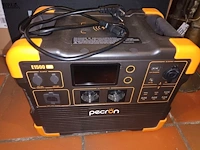 Lot 212 - zonnepaneel en batterij