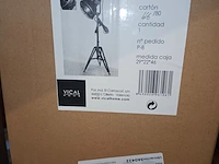 Lot 213 - industriële vloerlamp - afbeelding 3 van  3