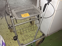 Lot 214 - rollator vermeiren - afbeelding 1 van  2