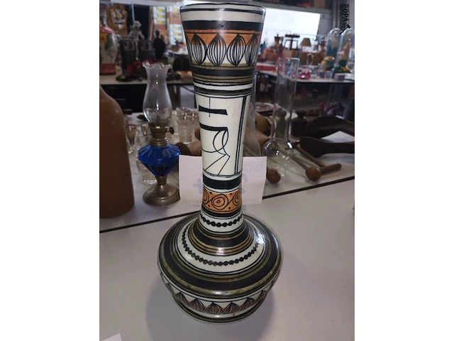 Lot 214 - vaas - afbeelding 3 van  3