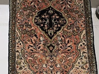 Lot 214 - wandtapijt op hangbaar 55 x 96 cm - afbeelding 1 van  1