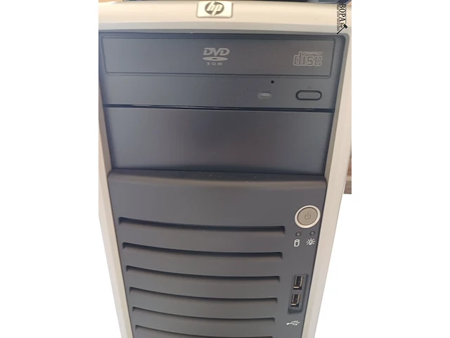 Lot 215 - hp desktop storageworks - afbeelding 3 van  5