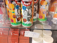 Lot 215 - party materiaal. inhoud vitrine kasten - afbeelding 4 van  8