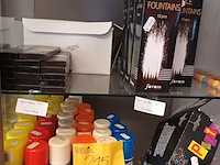 Lot 215 - party materiaal. inhoud vitrine kasten - afbeelding 5 van  8