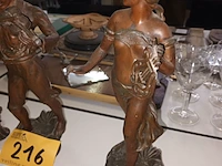 Lot 216 - beelden in zamac. 3 stuks - afbeelding 1 van  3