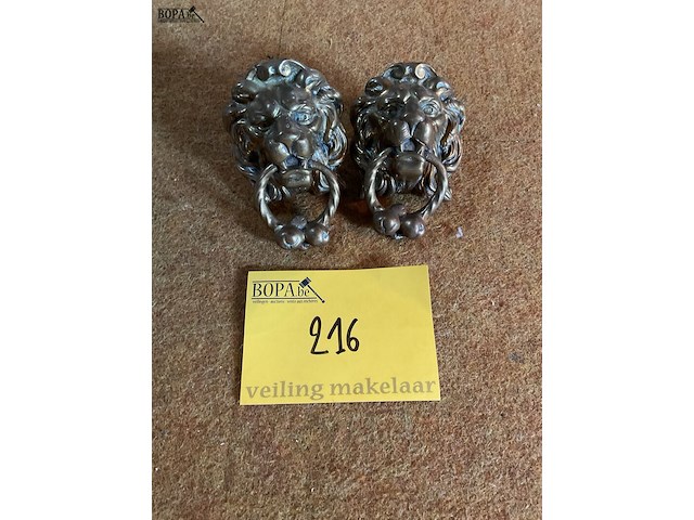 Lot 216 - deurkloppers leeuwenkoppen - afbeelding 1 van  1