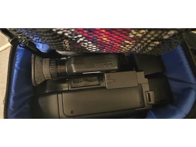 Lot 216 - video camera's 2 stuks met toebehoren - afbeelding 4 van  5