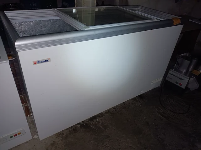Lot 217 - diepvrieskist met schuifdeuren elcold - afbeelding 2 van  3