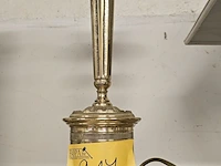 Lot 217 - lampedaires met koperen voet 2 stuks - afbeelding 3 van  3
