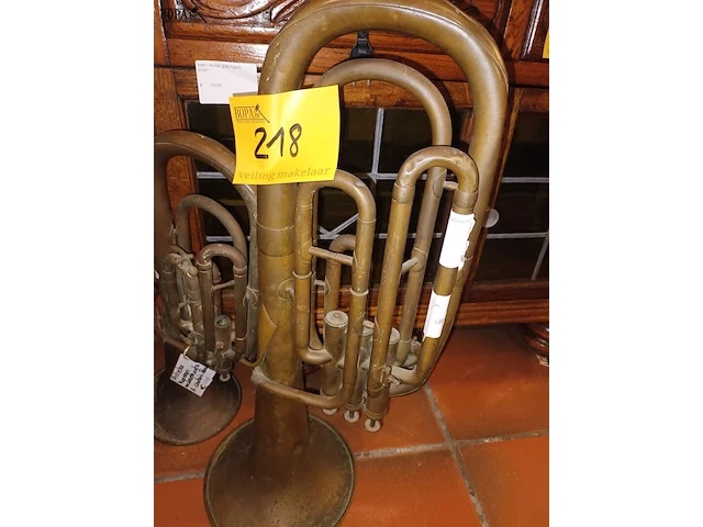 Lot 218 - koperen tuba. 2 stuks - afbeelding 3 van  5