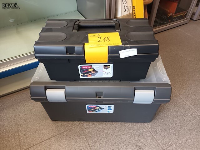 Lot 218 - pvc materiaalkoffers. 2 stuks - afbeelding 1 van  3