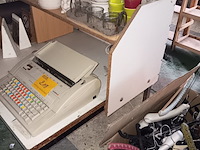 Lot 218 - tafel met opzetstuk - afbeelding 2 van  2