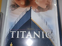 Lot 218 - titanic video en muziek cd - afbeelding 3 van  4