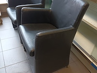 Lot 219 - armstoel op wielen. 3 stuks - afbeelding 3 van  3