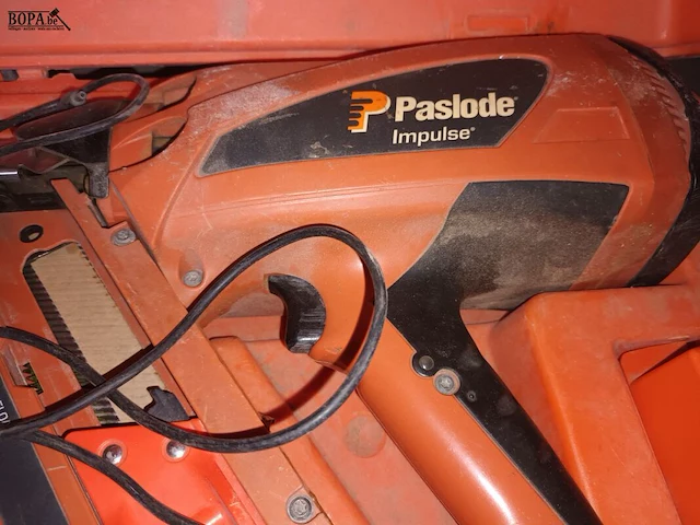 Lot 22 - accu paslode in koffer - afbeelding 3 van  5