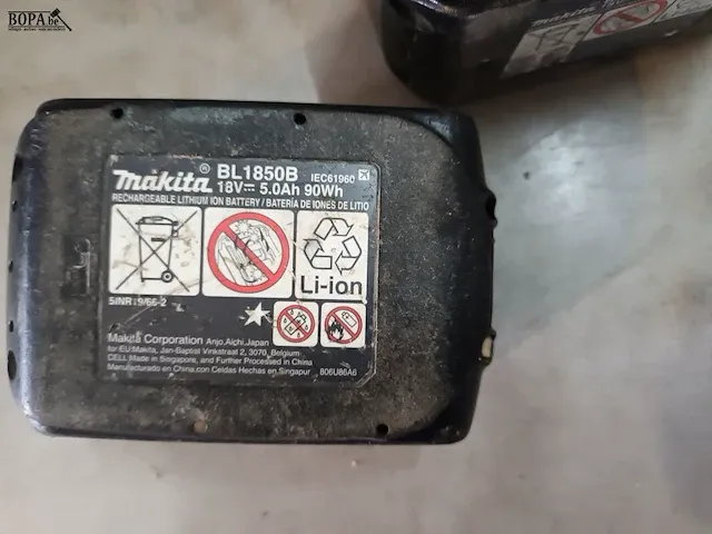 Lot 22 - accu’s makita bl1850b. 4 stuks - afbeelding 3 van  3