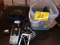 Lot 22 - betaalterminals en telefoon. 5 stuks - afbeelding 1 van  6