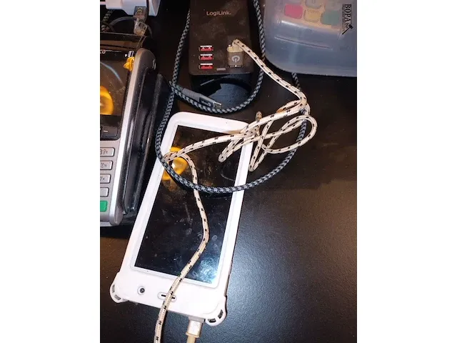 Lot 22 - betaalterminals en telefoon. 5 stuks - afbeelding 3 van  6