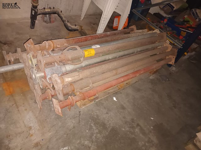 Lot 22 - bouwstutten. 14 stuks - afbeelding 1 van  3