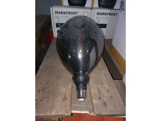 Lot 22 - grote ledlampen en pendels - afbeelding 2 van  3