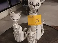 Lot 22 - houten katten. 3 stuks - afbeelding 1 van  4