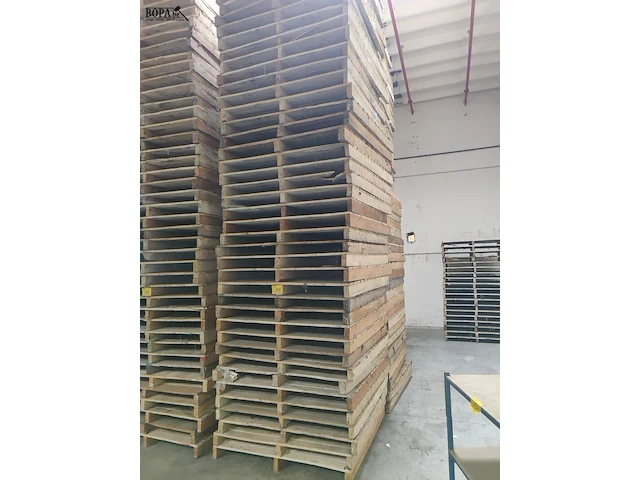 Lot 22 - houten palletten - 80 stuks - afbeelding 1 van  3