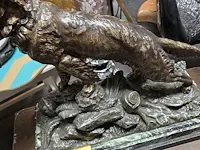 Lot 22 - jachthond in kunstbrons get g omerth - afbeelding 3 van  6