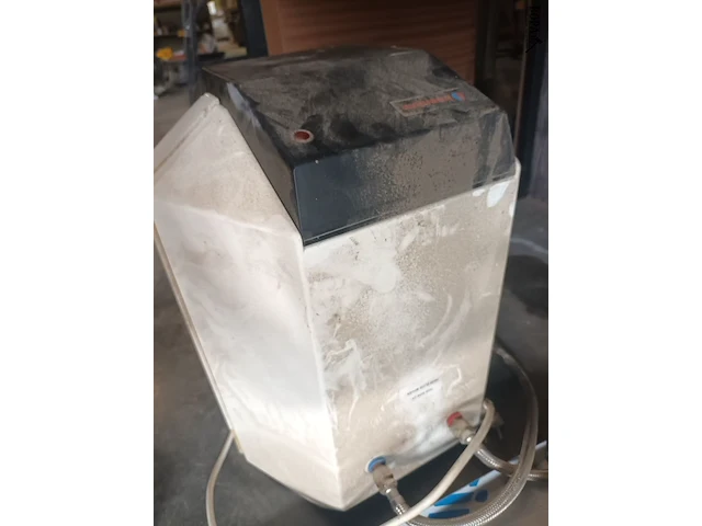 Lot 22 - keukenboiler inventum - afbeelding 2 van  3