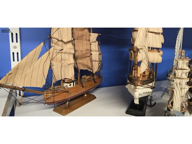Lot 22 - lot diverse modelboten ong 7 stuks - afbeelding 4 van  4
