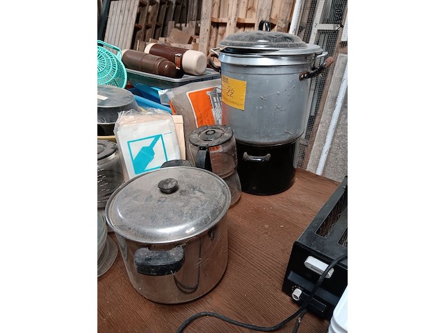 Lot 22 - lot keukenmateriaal - afbeelding 6 van  7