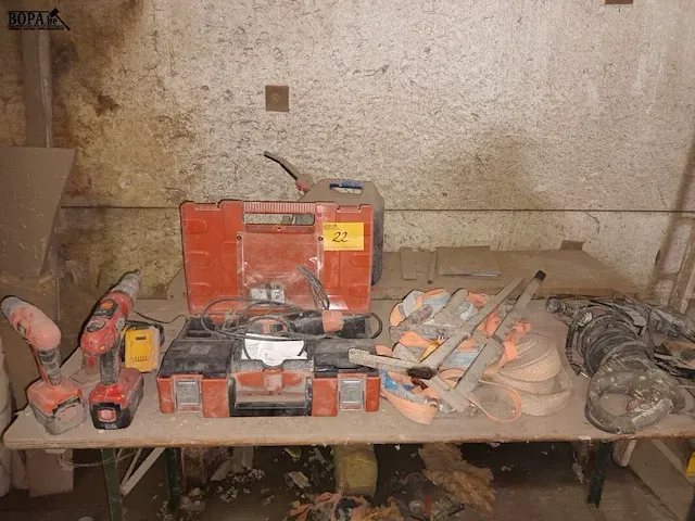 Lot 22 - lot werkmateriaal - afbeelding 1 van  5