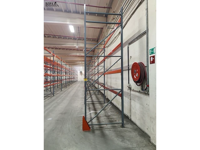 Lot 22 - magazijnstelling - afbeelding 4 van  4