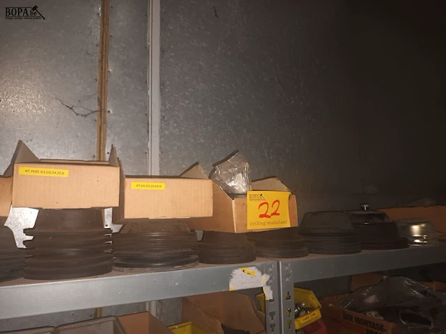 Lot 22 - onderdelen voor wielen - afbeelding 1 van  4