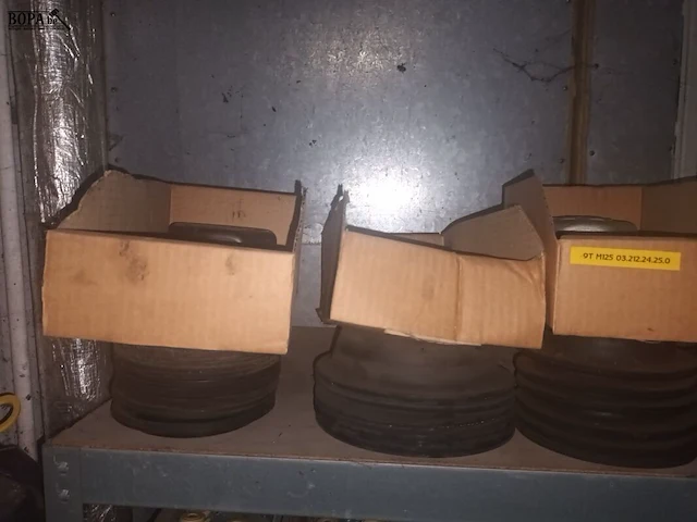 Lot 22 - onderdelen voor wielen - afbeelding 2 van  4