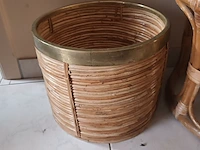 Lot 22 - rotan krukje en cache-pot - afbeelding 3 van  3