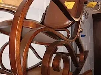 Lot 22 - schommelstoel thonet stijl - afbeelding 3 van  5