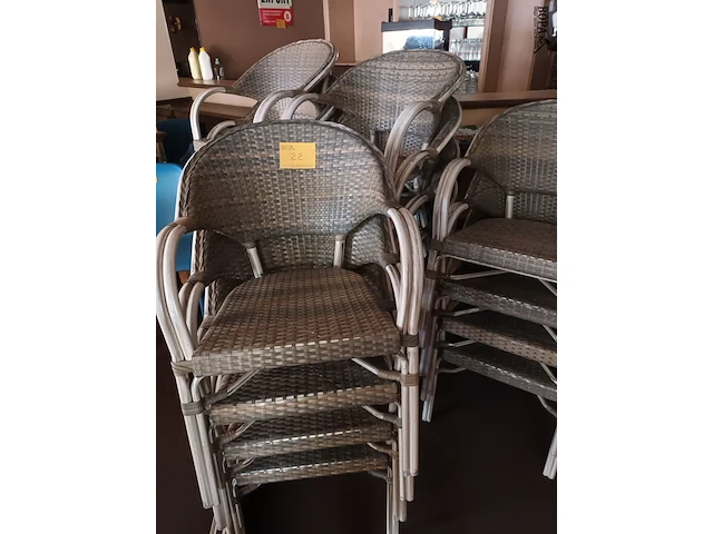 Lot 22 - terrasstoelen. 18 stuks - afbeelding 1 van  4