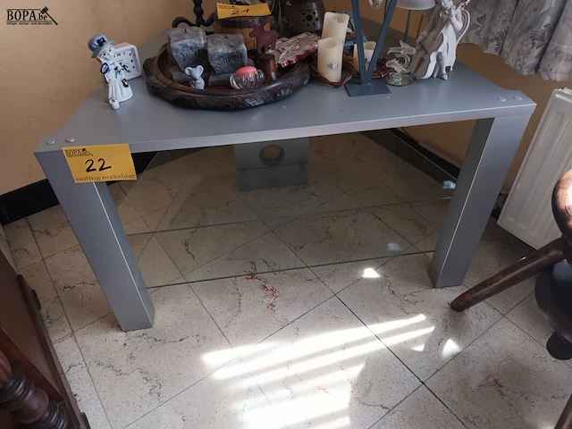 Lot 22 - tv meubel - afbeelding 1 van  3
