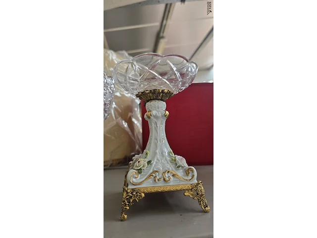Lot 22 - vintage schalen op koperen voet 3 stuks - afbeelding 4 van  4