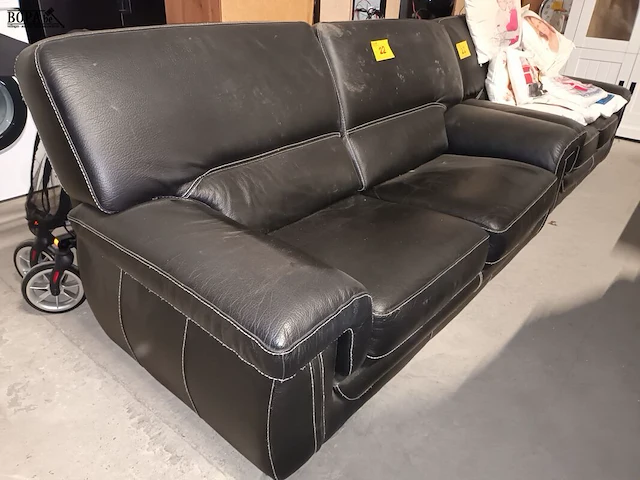 Lot 22 - zwarte salon - afbeelding 2 van  4
