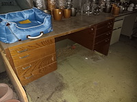 Lot 220 - bureau - afbeelding 1 van  2